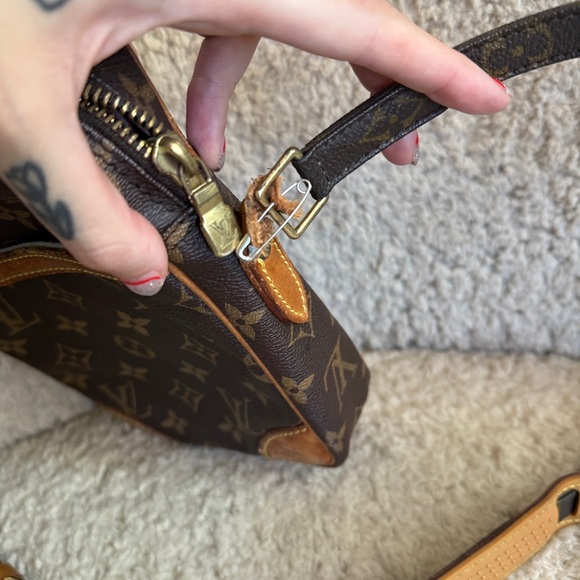Vintage Louis Vuitton bag - Picture 4 of 7
